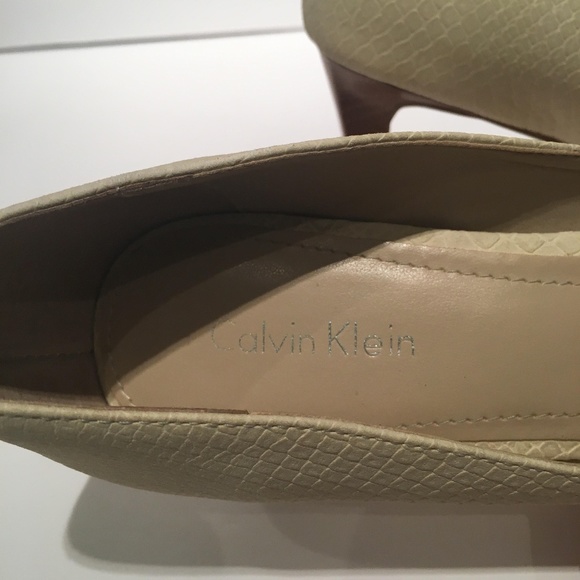 Calvin Klein Women's Faux Snake Skin Pattern Pumps - Picture 4 of 5